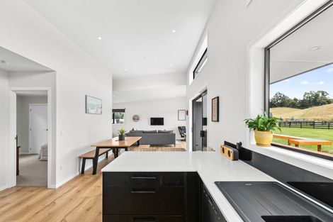 Photo of property in 34 Pourerere Road, Waipawa, 4271