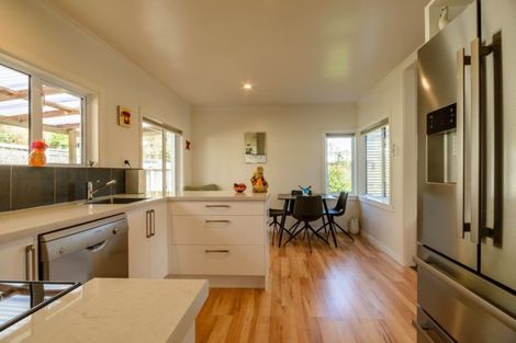 Photo of property in 81 Milton Terrace, Picton, 7220