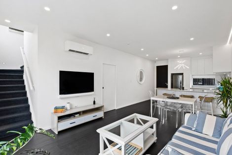 Photo of property in 18b St Michaels Avenue, Point Chevalier, Auckland, 1022