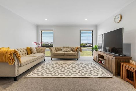 Photo of property in 14 Murray Ward Drive, Te Kauwhata, 3710