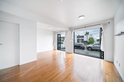 Photo of property in 18 Stanley Street, Sydenham, Christchurch, 8023
