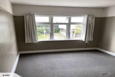 Photo of property in 14 Hawker Street, Mount Victoria, Wellington, 6011