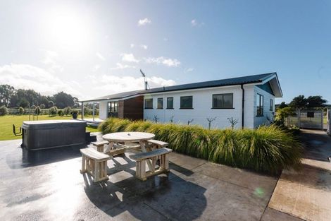Photo of property in 77120a State Highway 2, Dannevirke, 4977