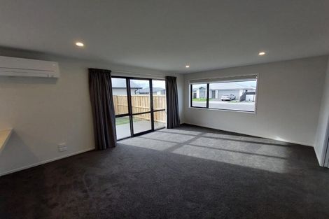 Photo of property in 15 Woodford Avenue, Woodend, 7610