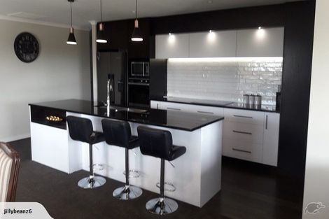 Photo of property in 5 Hydrangea Lane, Milson, Palmerston North, 4414