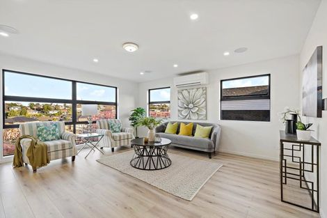 Photo of property in 11 Tawapou Close, Massey, Auckland, 0614