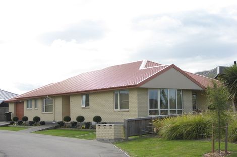 Photo of property in 15 Hawkins Place, Rangiora, 7400