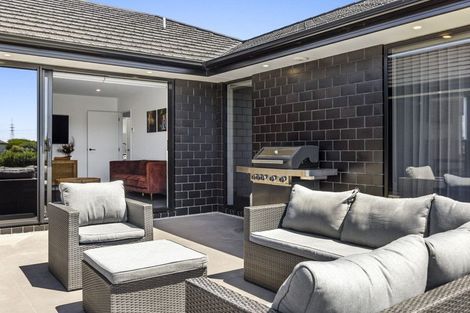 Photo of property in 8 Tikorangi Road East, Tikorangi, 4383