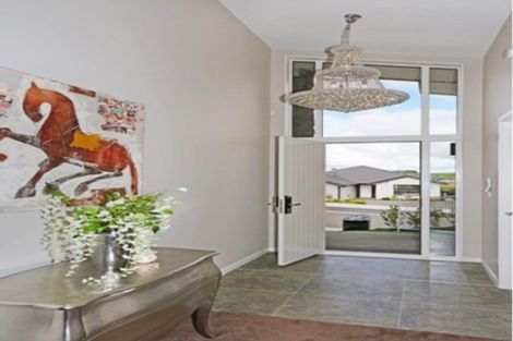 Photo of property in 16 Knoll Rise, Pukekohe, 2120