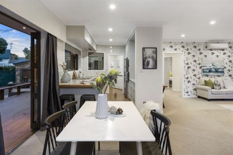 Photo of property in 37 Parkhill Road, Mellons Bay, Auckland, 2014