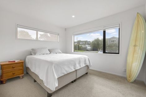 Photo of property in 1/32 Beach Road, Castor Bay, Auckland, 0620