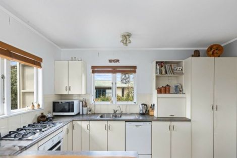 Photo of property in 7 Hilling Street, Titirangi, Auckland, 0604