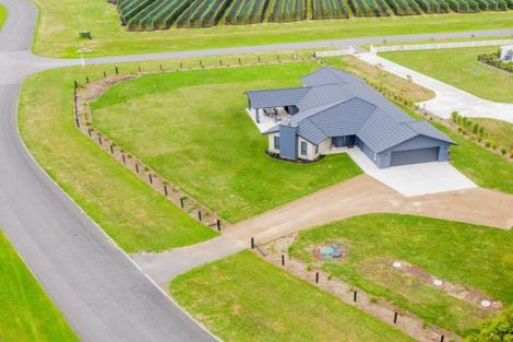 Photo of property in 18 Ohau Gravels Way, Ohau, Levin, 5570