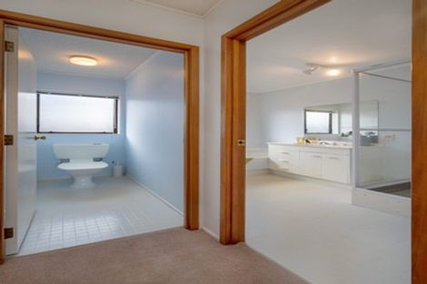 Photo of property in 2/77 Aberfeldy Avenue, Highland Park, Auckland, 2010