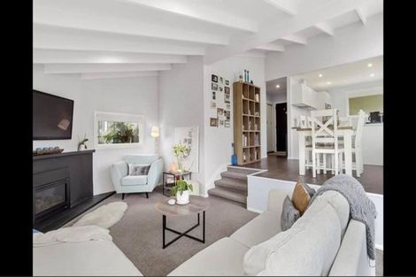 Photo of property in 25 Waikite Road, Welcome Bay, Tauranga, 3112