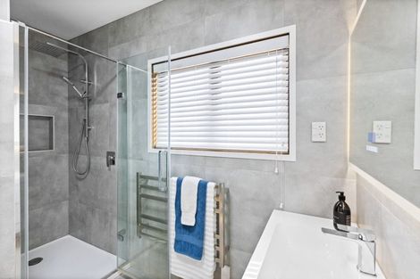 Photo of property in 2 Bale Place, Havelock North, 4130