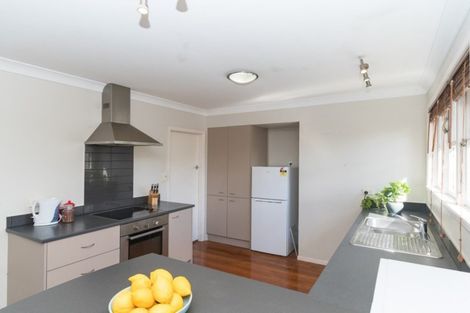 Photo of property in 2 Surrey Crescent, Hokowhitu, Palmerston North, 4410