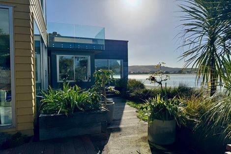 Photo of property in 15b Seaview Road, Paremata, Porirua, 5024