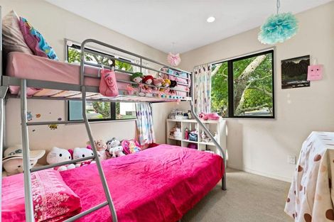 Photo of property in 1 Sun Place, Henderson, Auckland, 0612