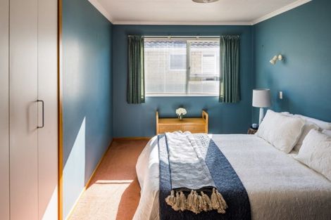 Photo of property in 103 Kahu Road, Paremata, Porirua, 5024