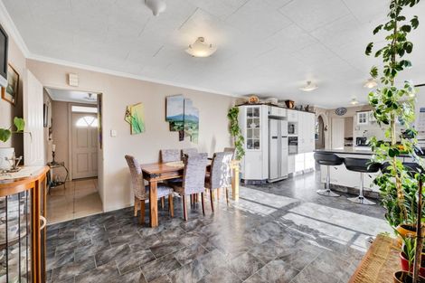 Photo of property in 20 Hira Street, Ohawe, Hawera, 4671