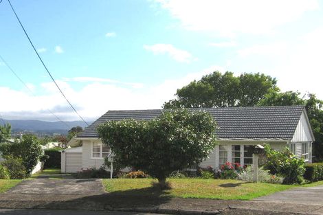 Photo of property in 12 Gaede Terrace, Sunnyvale, Auckland, 0612