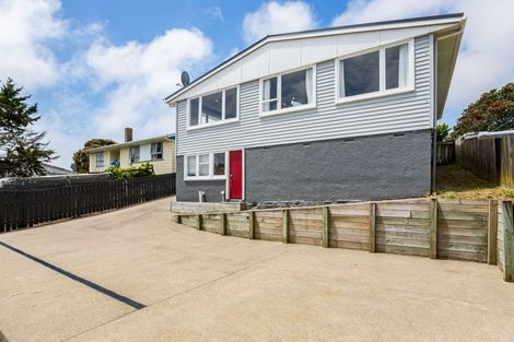 Photo of property in 16 Sasanof View, Ascot Park, Porirua, 5024