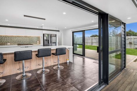 Photo of property in 44 Freedom Drive, Kelvin Grove, Palmerston North, 4414