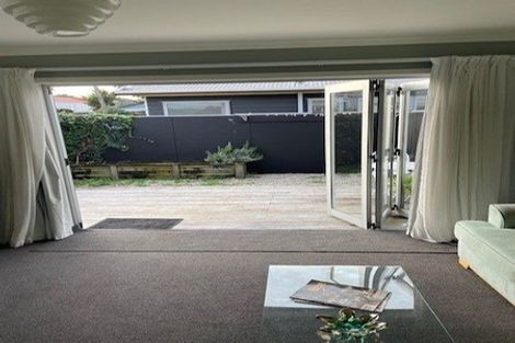 Photo of property in 30 Downe Street, New Plymouth, 4310