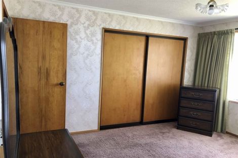 Photo of property in 100 Marine Parade, Bluff, 9814