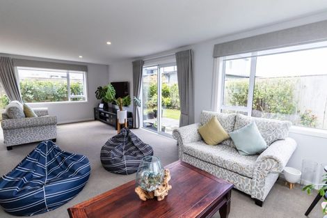 Photo of property in 92 Silverstream Road, Crofton Downs, Wellington, 6035