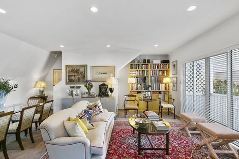 Photo of property in 55c Bolton Street, Kelburn, Wellington, 6012