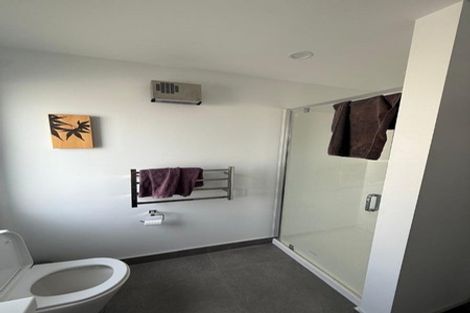 Photo of property in 32 Cessna Crescent, Mangere, Auckland, 2022