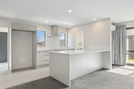 Photo of property in 130 Shillingford Boulevard, Rolleston, 7615