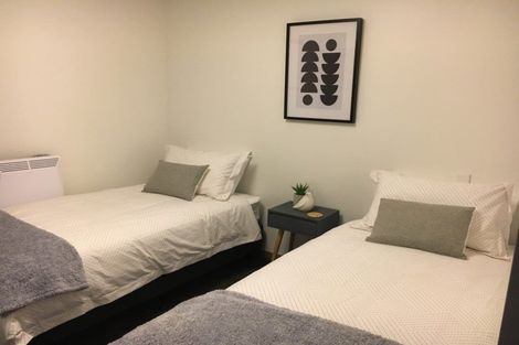 Photo of property in La Residence Du Lac, 11/527 Frankton Road, Queenstown, 9300