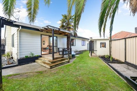Photo of property in 54 Ross Crescent, Fairfield, Hamilton, 3214
