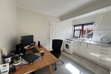 Photo of property in 14 St Thomas More Lane, Glenfield, Auckland, 0629