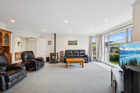 Photo of property in 19 Ranui Street, Waikawa, Picton, 7220