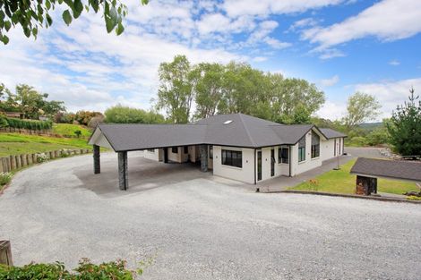 Photo of property in 12 Judge Richardson Drive, Opaheke, Papakura, 2584