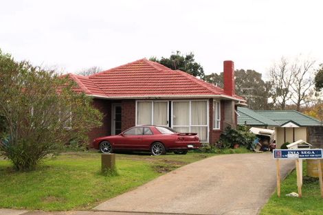 Photo of property in 8 Staines Avenue, Mangere East, Auckland, 2024