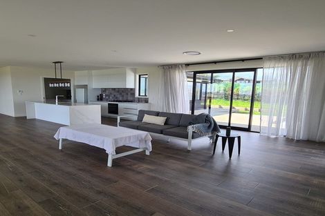 Photo of property in 15 Lawrence Carter Drive, Bombay, 2675