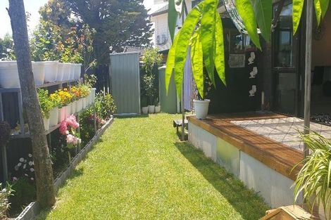 Photo of property in 18b Riverpark Crescent, Henderson, Auckland, 0610