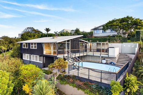 Photo of property in 17 Spencer Road, Hospital Hill, Napier, 4110