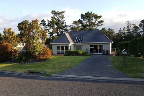 Photo of property in 3 Hobson Heights Road, Lucas Heights, Auckland, 0632