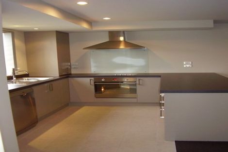 Photo of property in 2 Yew Tree Lane, Hillmorton, Christchurch, 8024