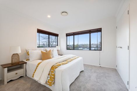 Photo of property in 54 Sapperton Drive, Henderson, Auckland, 0612