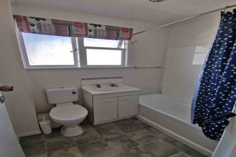 Photo of property in 2 Takatimu Way, Johnsonville, Wellington, 6037