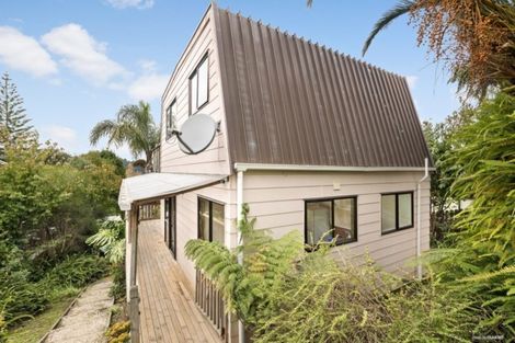 Photo of property in 32 Stillwater Crescent, Stillwater, Silverdale, 0993