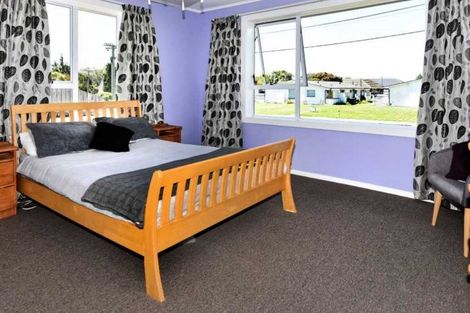 Photo of property in 16 Renfrew Street, Upper Riccarton, Christchurch, 8041