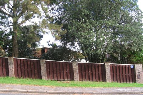 Photo of property in 10 Easter Parade, Glen Eden, Auckland, 0602